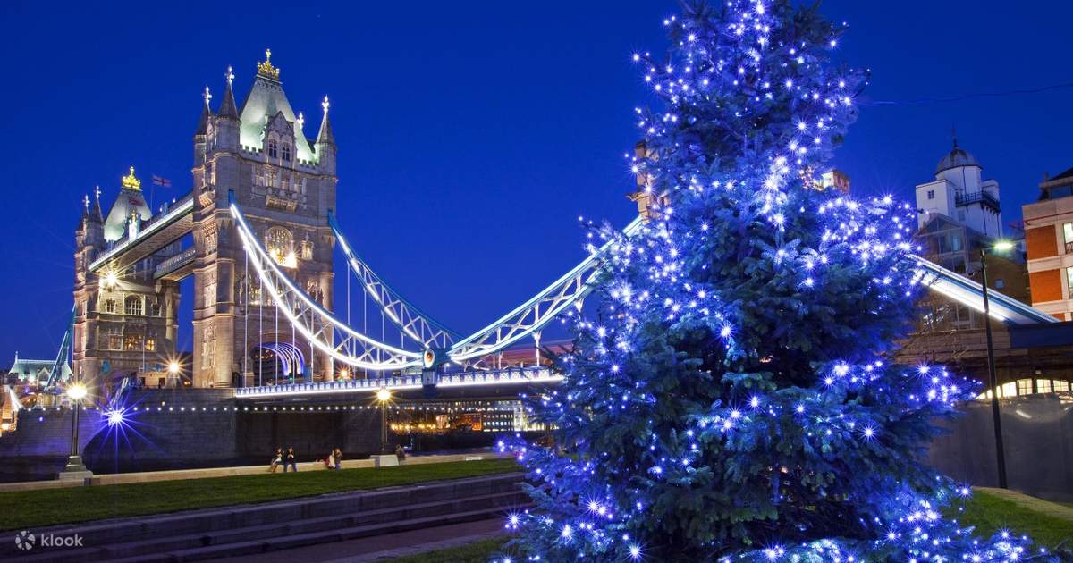 Afternoon Tea in Westminster Abbey and Magical Christmas Lights Tour in